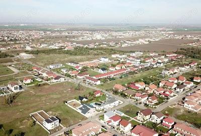 Teren de 785 mp, în Dumbrăvița