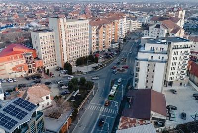 Apartament 3 camere de vânzare în Târgu Jiu, strada Republicii - 2