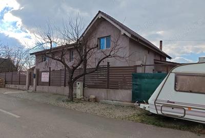 Casă cu Teren 450 Mp în Central - 1