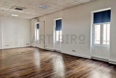 Birou, de 107 mp, în P-ța Universității