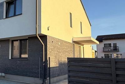 Casă cu 4 camere cu Canalizare în Sânpetru - 8