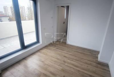 Apartament cu 4 camere decomandat în Crângași - 4