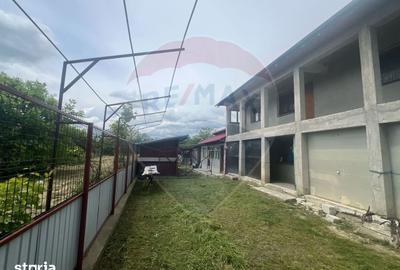 Casă cu 4 camere cu Teren 2111 Mp în Sihlea - 1