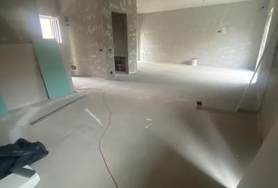 Casă cu 4 camere cu Teren 220 Mp în Iris