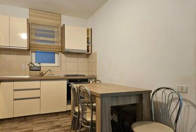 Apartament cu 3 camere decomandat în Tractorul - 3