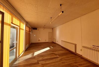 Birou, de 55 mp, în Alfa - 3