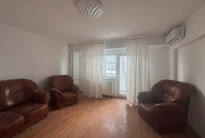 Apartament cu 3 camere decomandat în Văcăresti - 1