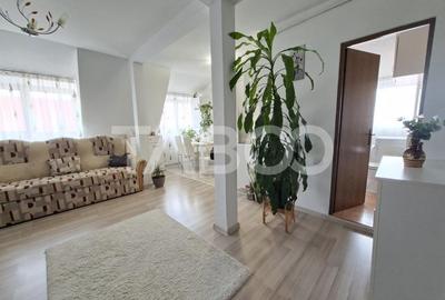 Apartament cu 3 camere decomandat, mobilat în Vasile Aaron - 15