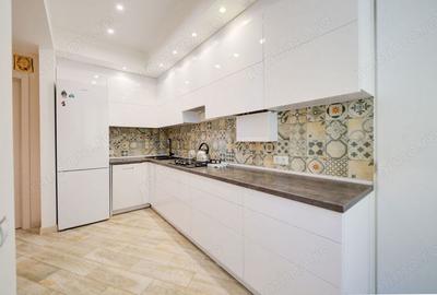 Apartament cu 2 camere decomandat în Titan