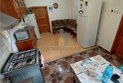 Casă cu 4 camere în Nicolae Bălcescu - 3