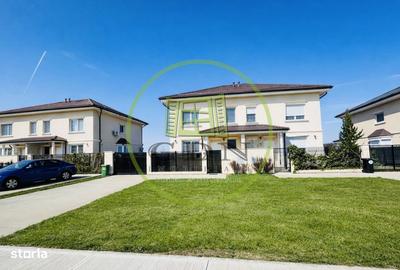 Casă cu 4 camere în Ostratu