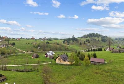 Teren de 1355 mp, în Fundata - 2