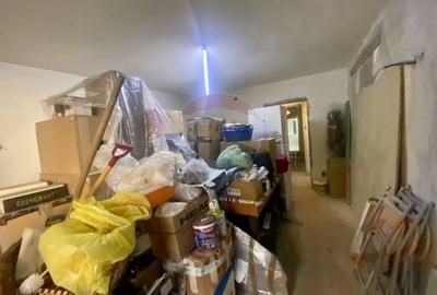 Casă cu 8 camere cu Teren 485 Mp în Central - 57