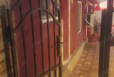 Casă cu 2 camere cu Teren 20 Mp în Central