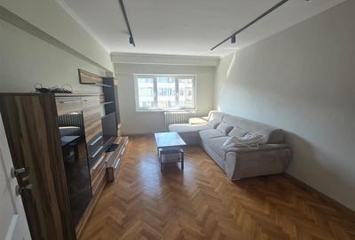 Apartament cu 3 camere decomandat în Central - 2