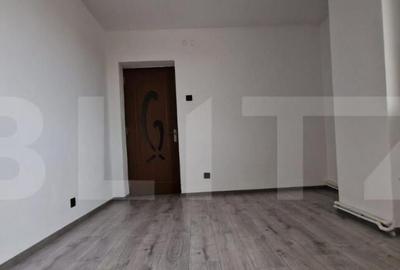 Apartament cu 4 camere semidecomandat în 1 Mai - 7