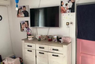 De vanzare apartament 3 camere conf. 1 decomandat pe str,Cugir la et 1 sup. 80mp - 2
