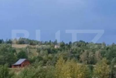Teren de 4265 mp, în Mărișel