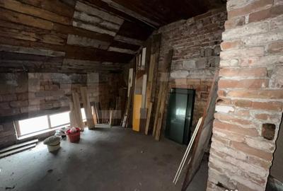 Casă cu 7 camere cu Teren 278 Mp în Cetate