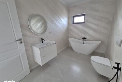 Casă cu 4 camere cu Teren 455 Mp în Central - 11