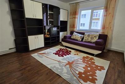 Garsonieră decomandată, mobilată în Ștrand