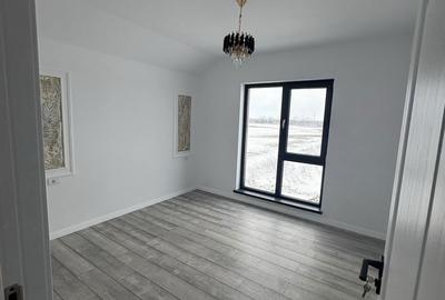 Casă cu 4 camere în Central - 1