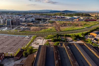 Teren Construcții intravilan de 4236 mp, în Tractorul - 10