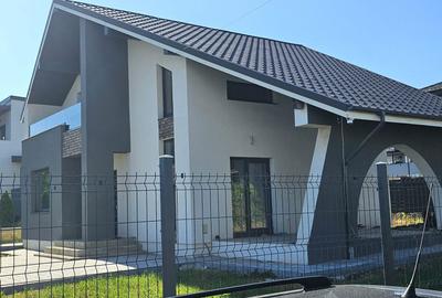 Casă cu 4 camere în Bucium - 4