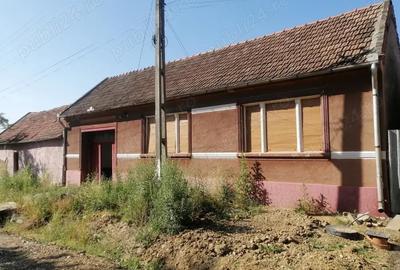 Casă cu 4 camere în Central - 2