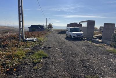 Persoana fizica,Teren intravilan Aroneanu, 554+98mp - 5