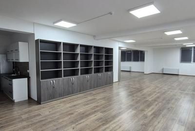 Spațiu comercial, de 100 mp, în Central - 3