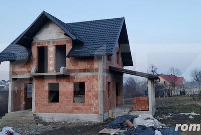 Casă cu 4 camere cu Teren 585 Mp în Central