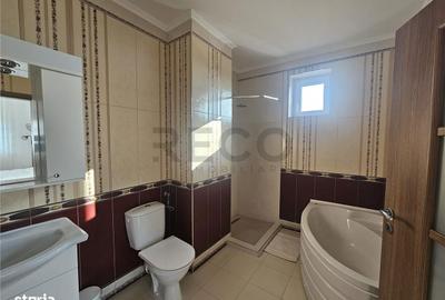 Apartament cu 3 camere decomandat în Cantemir - 8