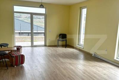 Casa cu 3 dormitoare, lumina ?i echilibru elegan?a - 10