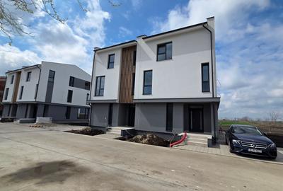 Duplex cu 5 camere cu Piscina în Odăi - 6