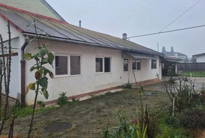 Casa cu teren de vanzare - 1