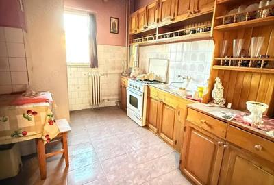 Apartament cu 3 camere semidecomandat în Complex Studențesc - 1