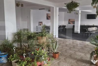 Spațiu comercial, de 200 mp, în Central - 1