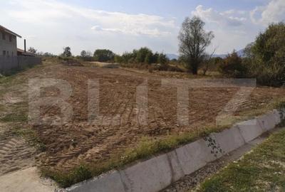 Teren intravilan 2670 mp, zona Lelesti - 1