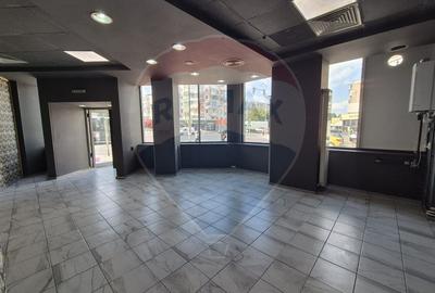 Spațiu comercial, de 60 mp, în Republicii - 4