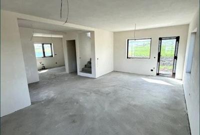 Casă cu 4 camere în Jucu - 3