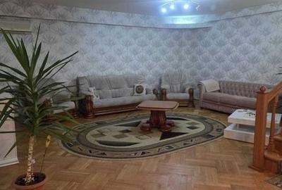 Casă cu 3 camere cu Teren 200 Mp în Central - 1