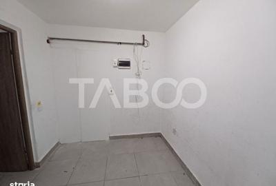 Spațiu comercial, de 51 mp, în Central - 6