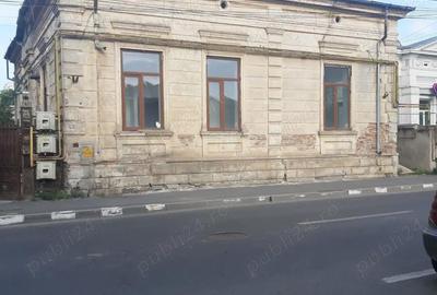 Casă cu 4 camere în Central - 10