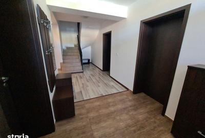 Casă cu 6 camere cu Teren 300 Mp în Dumbrăvița - 1