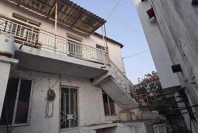 Casă cu Teren 30 Mp în Central - 2