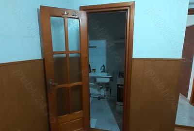 Apartament cu 2 camere decomandat în Calarași 4