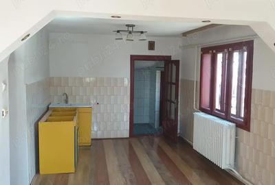 Casa Vadu Moldovei... 2 imobile...14 camere - 11