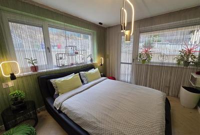 Apartament cu 3 camere semidecomandat, mobilat în Noua - 30