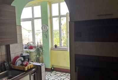 Apartament cu 3 camere decomandat în Someș - 12